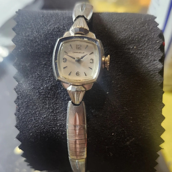 Vintage 40s Caravelle by Bulova Womens watch - Picture 2 of 5